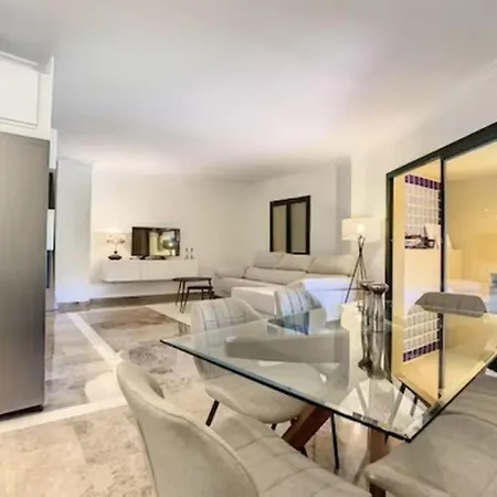 4 Bedrooms San Pedro, Newly Refurbished Apartment